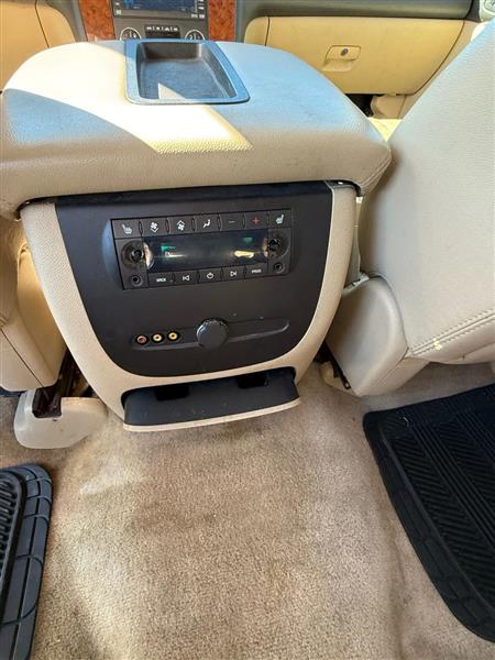 Chevrolet Suburban LTZ 1500 4WD 2007 Chevrolet Suburban LTZ 1500 4WD 2007