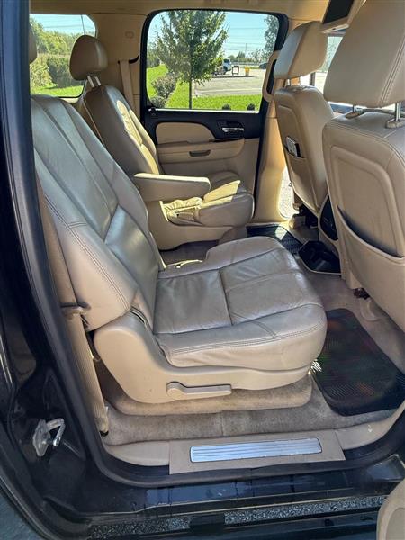Chevrolet Suburban LTZ 1500 4WD 2007 Chevrolet Suburban LTZ 1500 4WD 2007