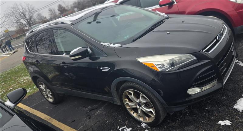 2015 Ford Escape Titanium's photo