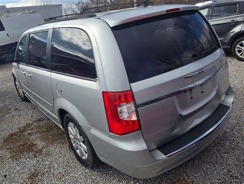 Chrysler Town & Country Touring 2012