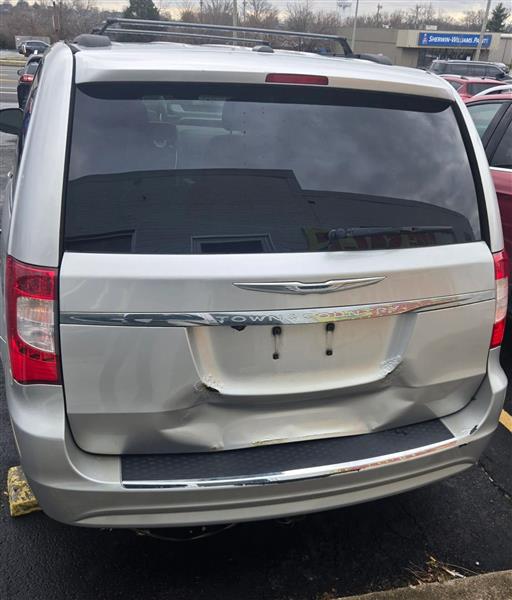 Chrysler Town & Country Touring 2012