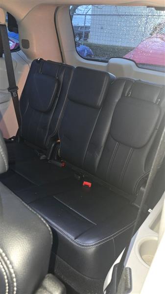 Chrysler Town & Country Touring 2012