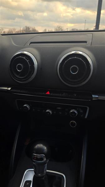 Audi A3 2.0T Premium Sedan quattro S tronic 2015