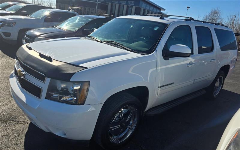 Chevrolet Suburban LT 1500 2WD 2013
