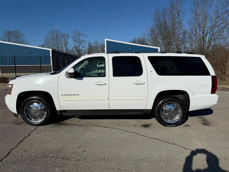Chevrolet Suburban LT 1500 2WD 2013