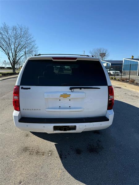 Chevrolet Suburban LT 1500 2WD 2013