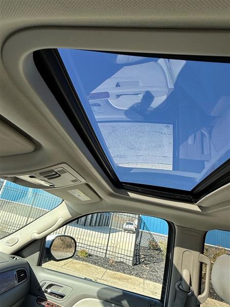 Chevrolet Suburban LT 1500 2WD 2013