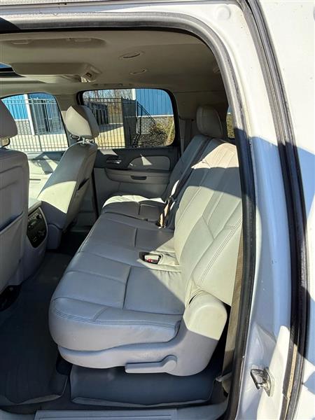 Chevrolet Suburban LT 1500 2WD 2013