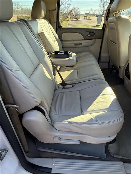 Chevrolet Suburban LT 1500 2WD 2013