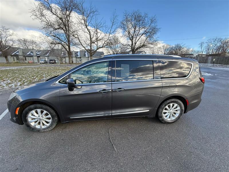 Chrysler Pacifica Touring-L Plus 2017