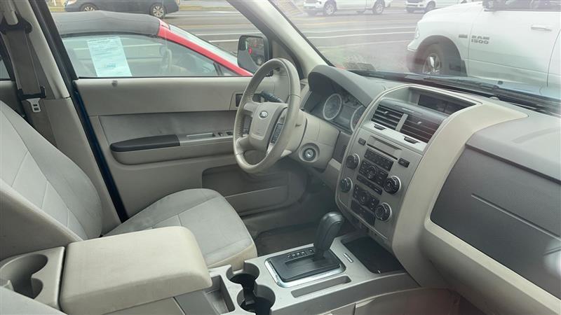 Ford Escape XLT 4WD 2011