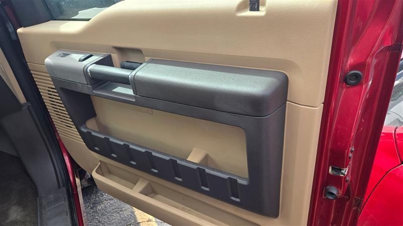 Ford F-250 SD XLT Crew Cab 4WD 2016