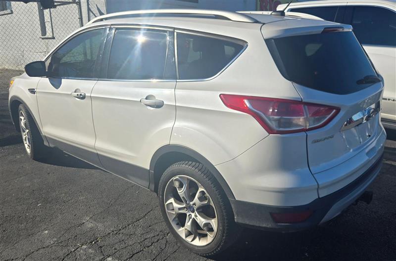 Ford Escape Titanium 4WD 2014