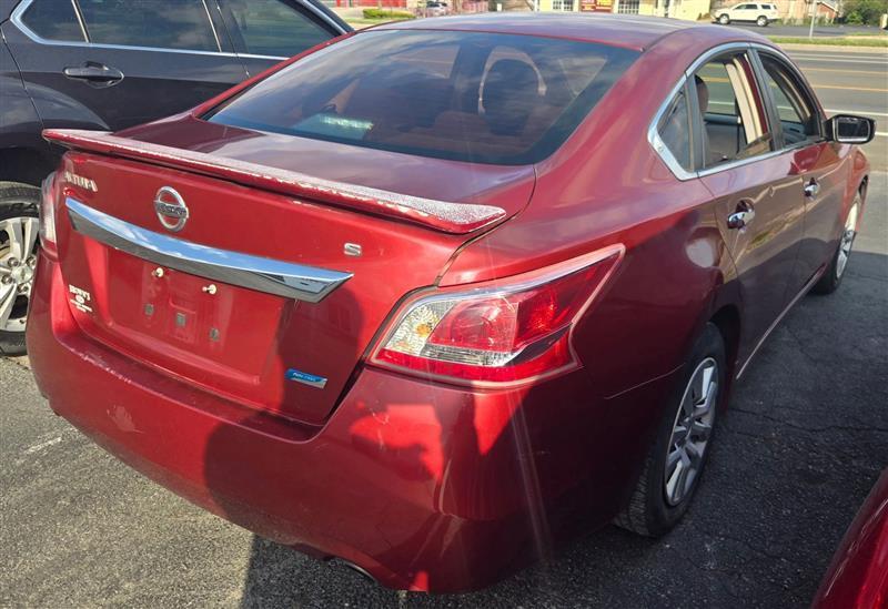Nissan Altima 2.5 S 2013