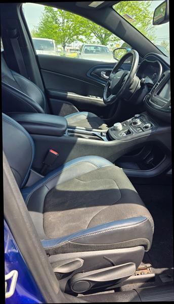 Chrysler 200 S AWD 2015