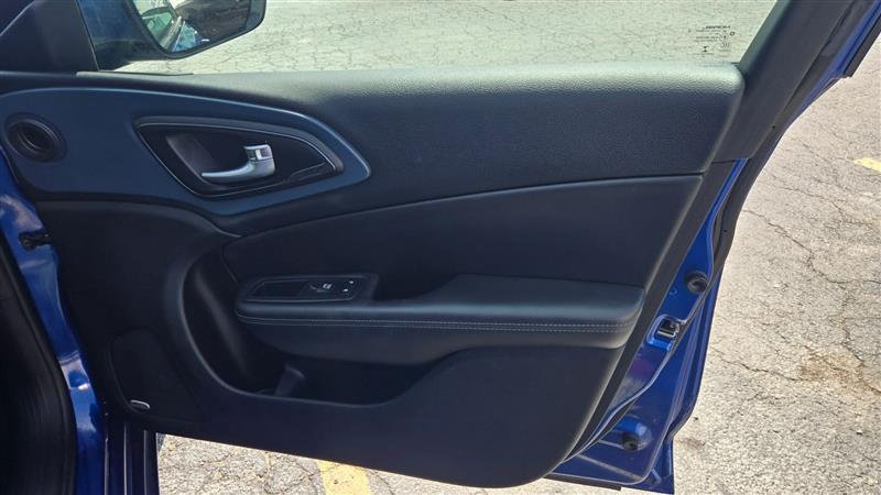 Chrysler 200 S AWD 2015