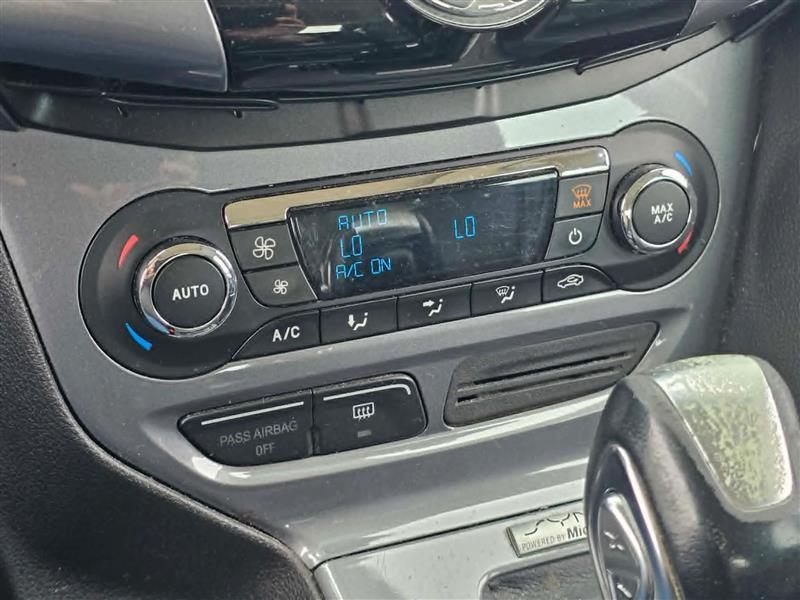 Ford Focus Titanium Hatch 2013