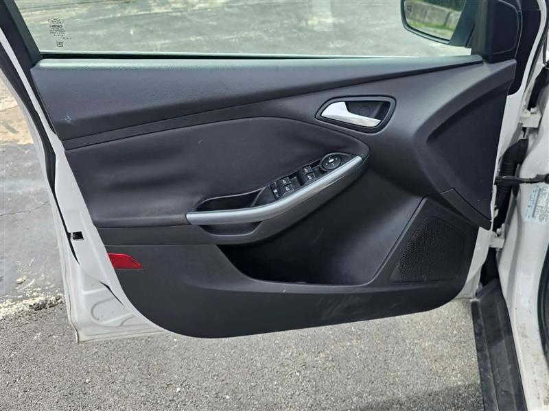 Ford Focus Titanium Hatch 2013