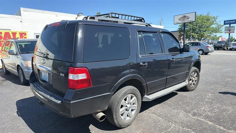 Ford Expedition XLT 4WD 2010