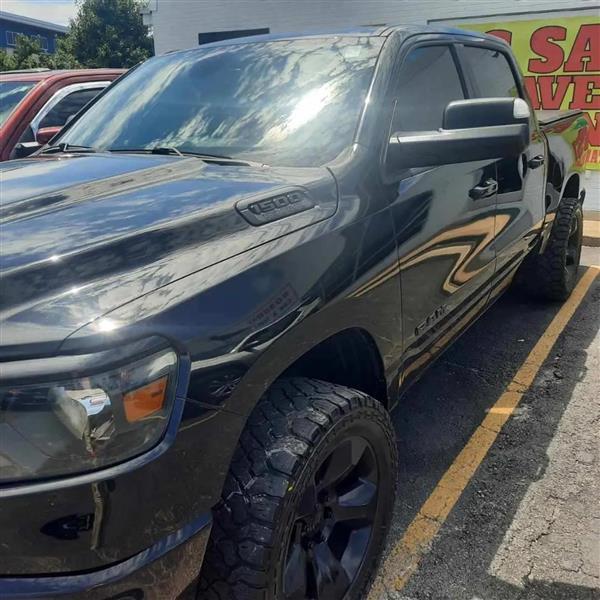 2019 RAM 1500 Big Horn/Lone Star 4x4 Crew Cab 5'7's photo