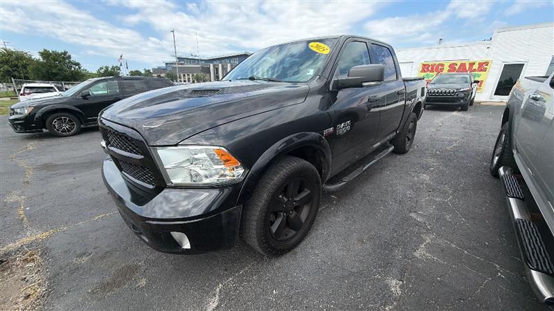 2015 RAM 1500 SLT 4x4 Crew Cab's photo