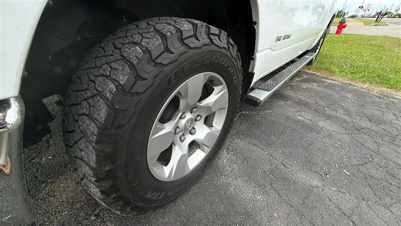 RAM 1500 Big Horn Crew Cab SWB 4WD 2023