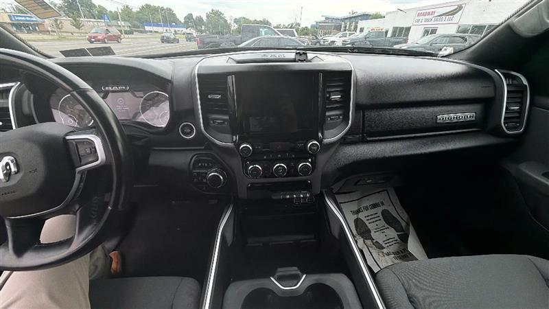 RAM 1500 Big Horn Crew Cab SWB 4WD 2023