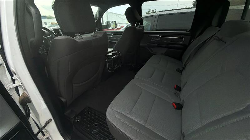 RAM 1500 Big Horn Crew Cab SWB 4WD 2023