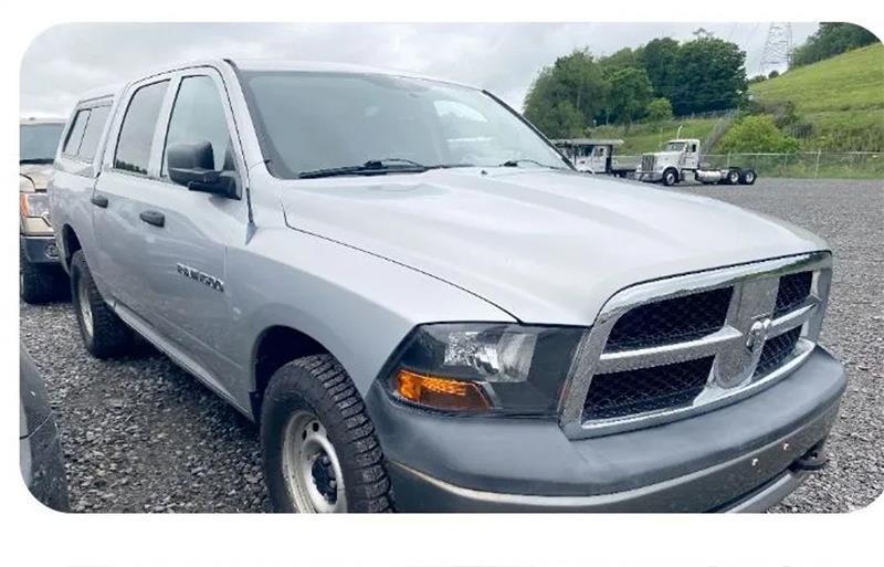 2011 RAM 1500 ST 4x4 Crew Cab's photo