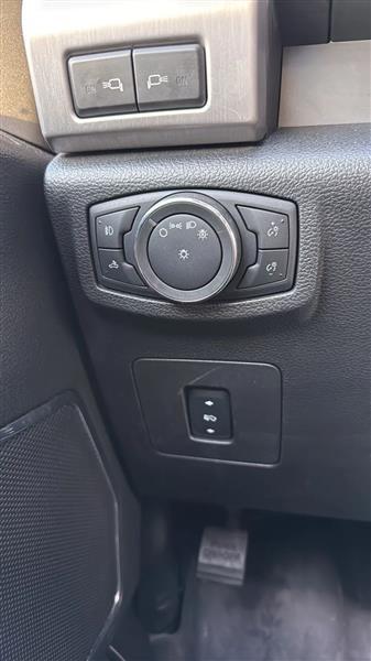 Ford F-150 Platinum SuperCrew 5.5-ft. Bed 4WD 2015