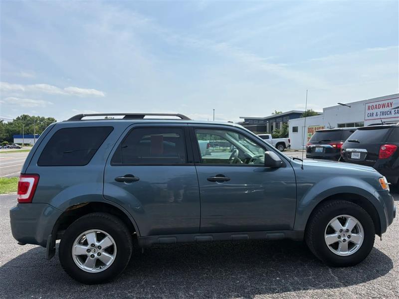 Ford Escape XLT FWD 2011