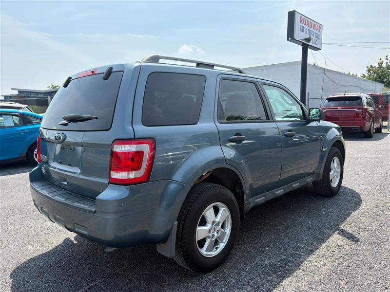 Ford Escape XLT FWD 2011