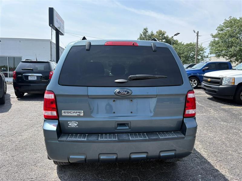 Ford Escape XLT FWD 2011