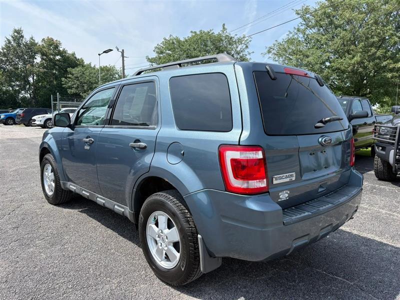 Ford Escape XLT FWD 2011