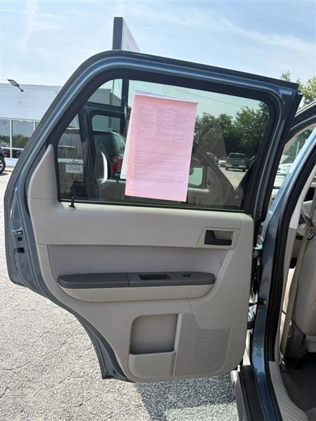 Ford Escape XLT FWD 2011