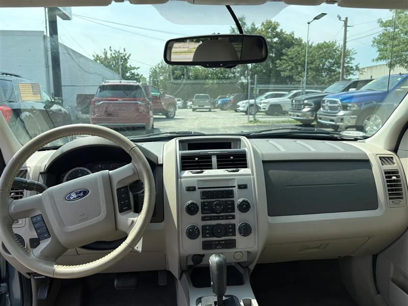 Ford Escape XLT FWD 2011