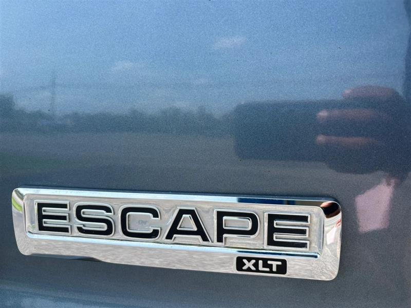 Ford Escape XLT FWD 2011