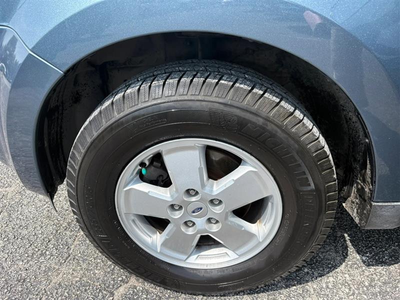 Ford Escape XLT FWD 2011