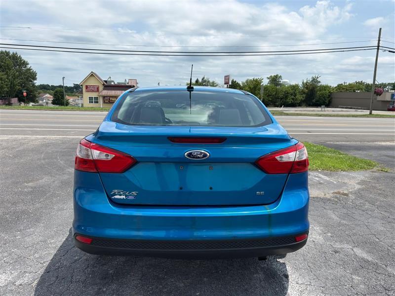 Ford Focus SE Sedan 2014