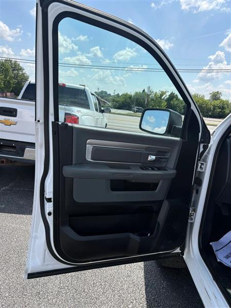 RAM 1500 SLT Crew Cab LWB 4WD 2014