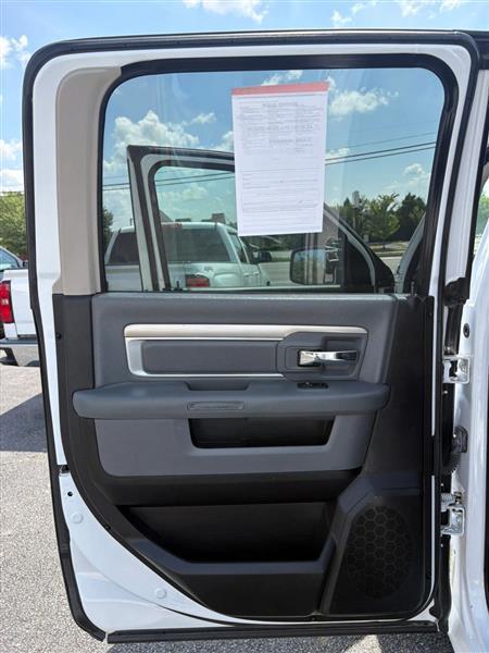 RAM 1500 SLT Crew Cab LWB 4WD 2014