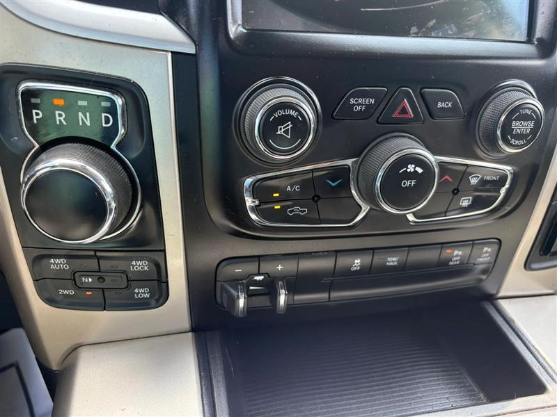 RAM 1500 SLT Crew Cab LWB 4WD 2014