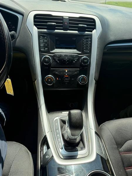Ford Fusion SE 2015