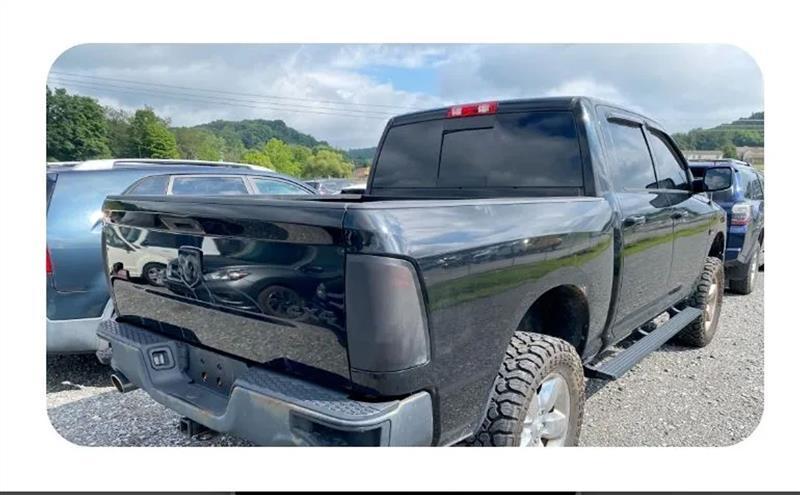 RAM 1500 SLT Crew Cab SWB 4WD 2015