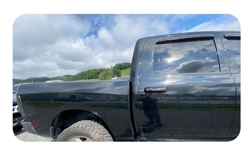 RAM 1500 SLT Crew Cab SWB 4WD 2015