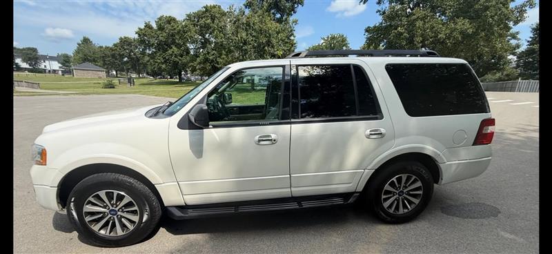 Ford Expedition XLT 4WD 2016