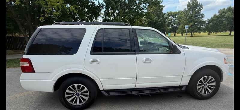 Ford Expedition XLT 4WD 2016