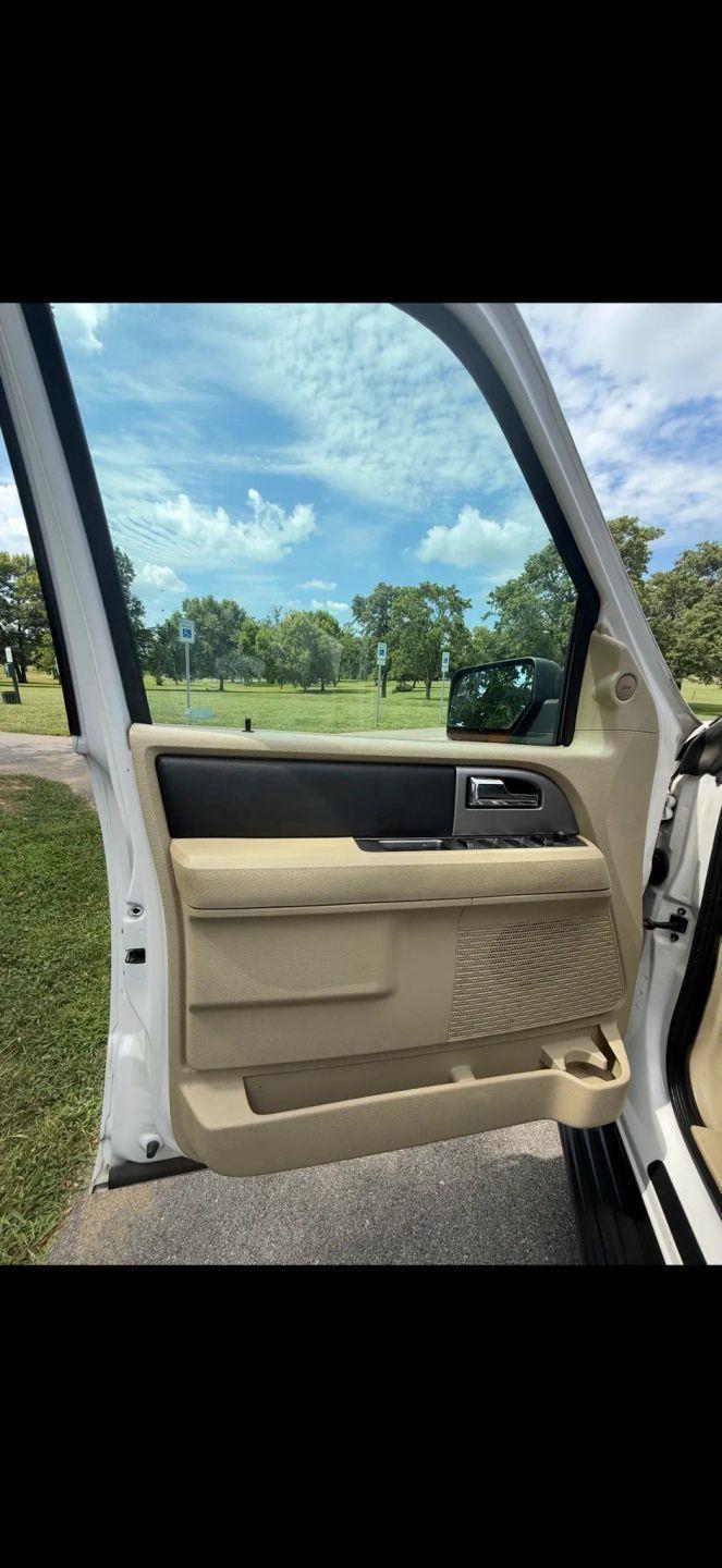 Ford Expedition XLT 4WD 2016