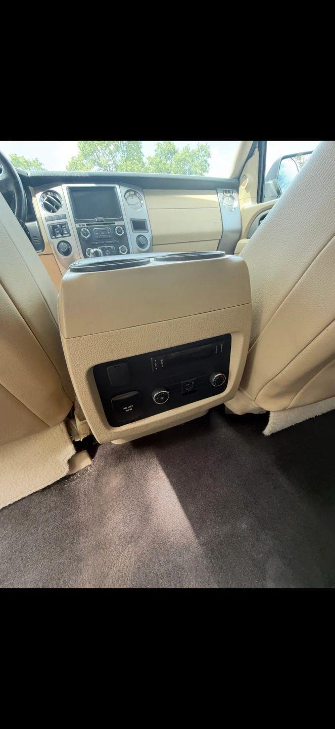 Ford Expedition XLT 4WD 2016