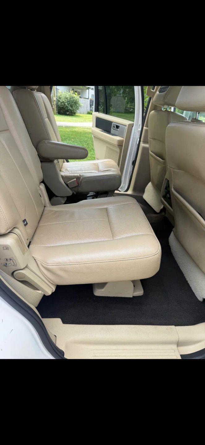 Ford Expedition XLT 4WD 2016